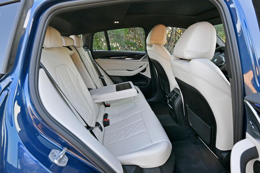 Интерьер BMW X4 xDrive30i M Sport (G02) 2018 года  (WW) (фото 5 из 36)
